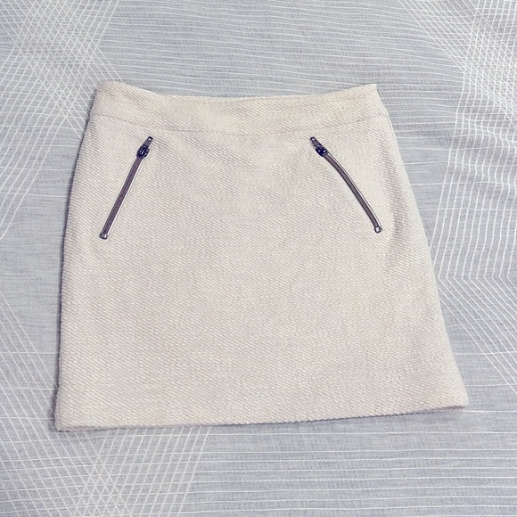 Ann Taylor Zipper Pocket Mini Skirt White 00P - Picture 2 of 7